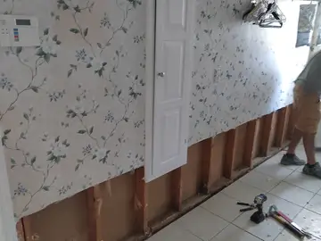 Post-Leak Cleanup & Debris Removal project documentation photo 61